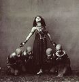 220px-Pharaoh's Daughter -Hita -Pas des Caryatids -Sofia Fedorova & Unidentified as Slaves -1909.jpg