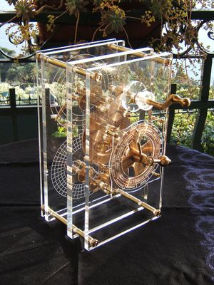 800px-Antikythera model front panel Mogi Vicentini 2007.JPG